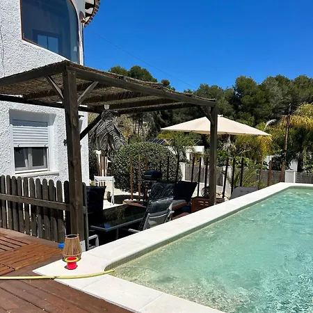 In Beautiful Chalet, Faz Jávea